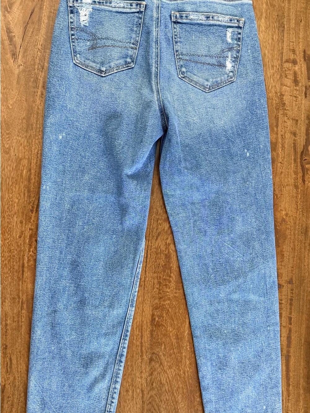 American Eagle Outfitters Light Blue Distressed Boyfriend Jeans - Picture 4 of 4